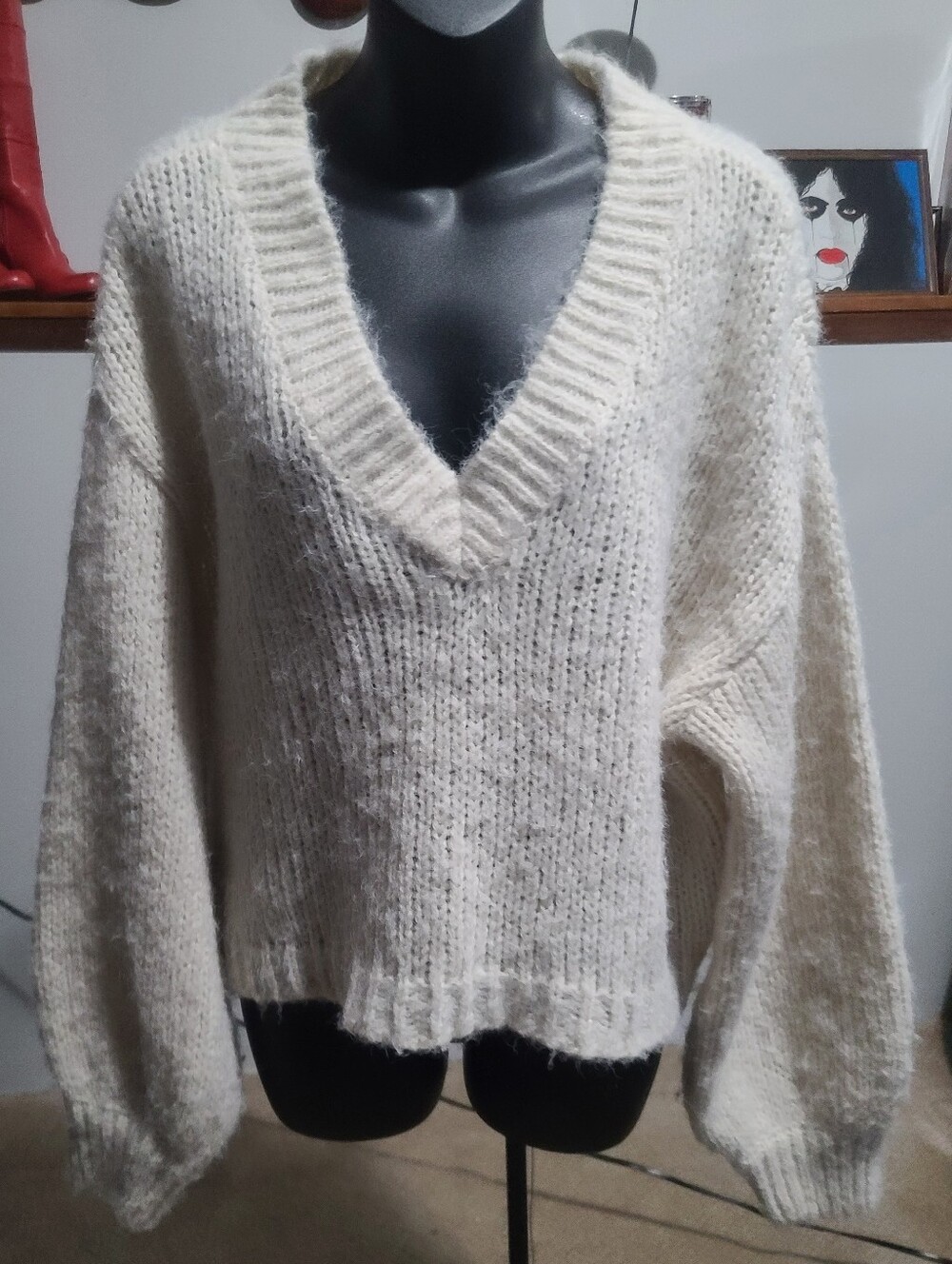 Vero Moda Cropped Cream V-Neck Chunky Knit Sweater